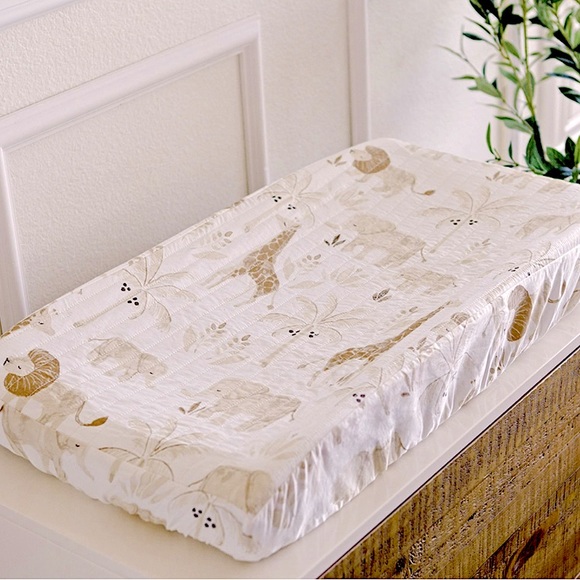 Changing pad protector 🦁 🌴 🦒 - Picture 1 of 9